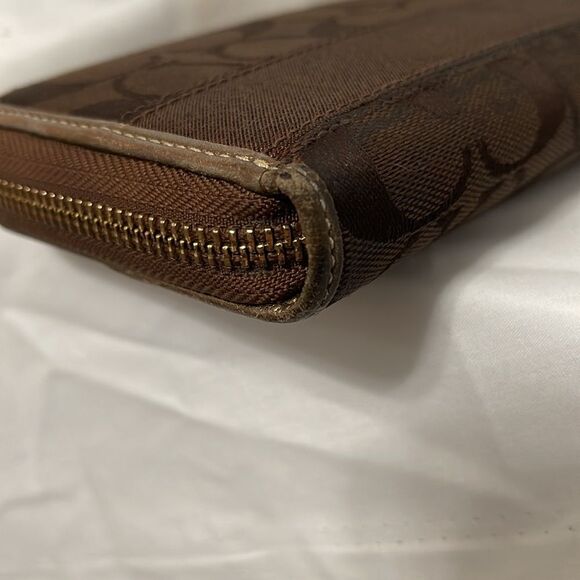 Coach Signature Brown Accordion Wallet with Satin Stripes in the interior - Picture 15 of 16